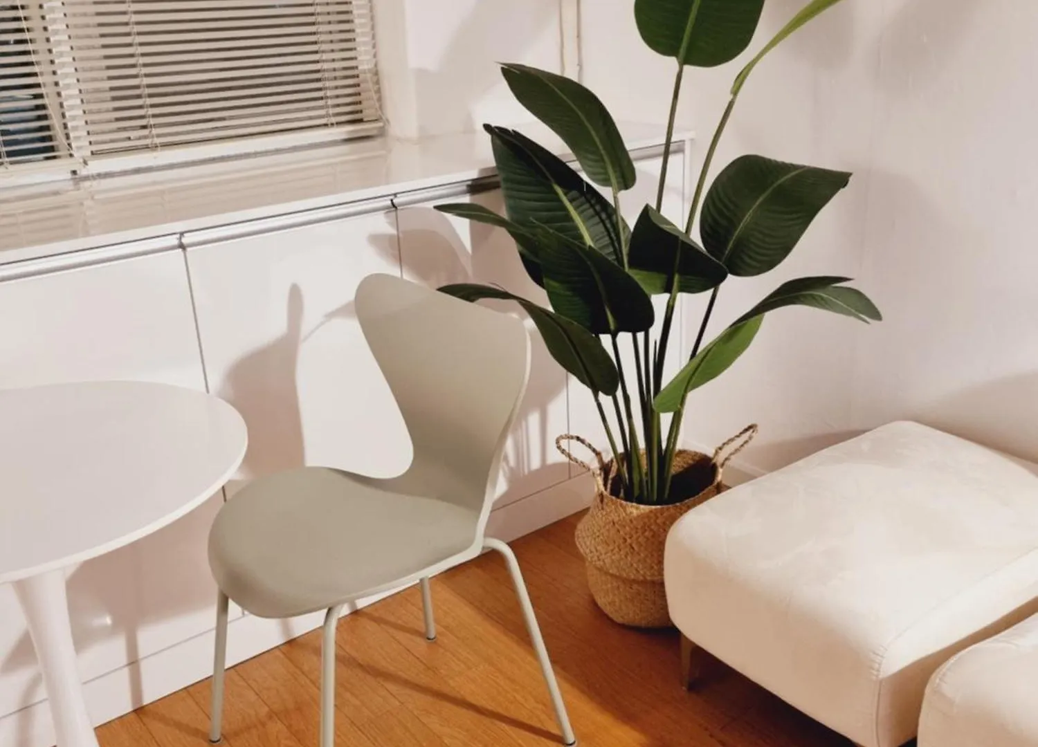 Yellow House - Duplex, Night View, White Modern Interior Bucheon Apartment