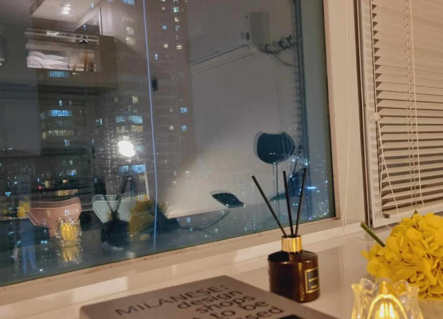 Apartment Yellow House - Duplex, Night View, White Modern Interior Bucheon
